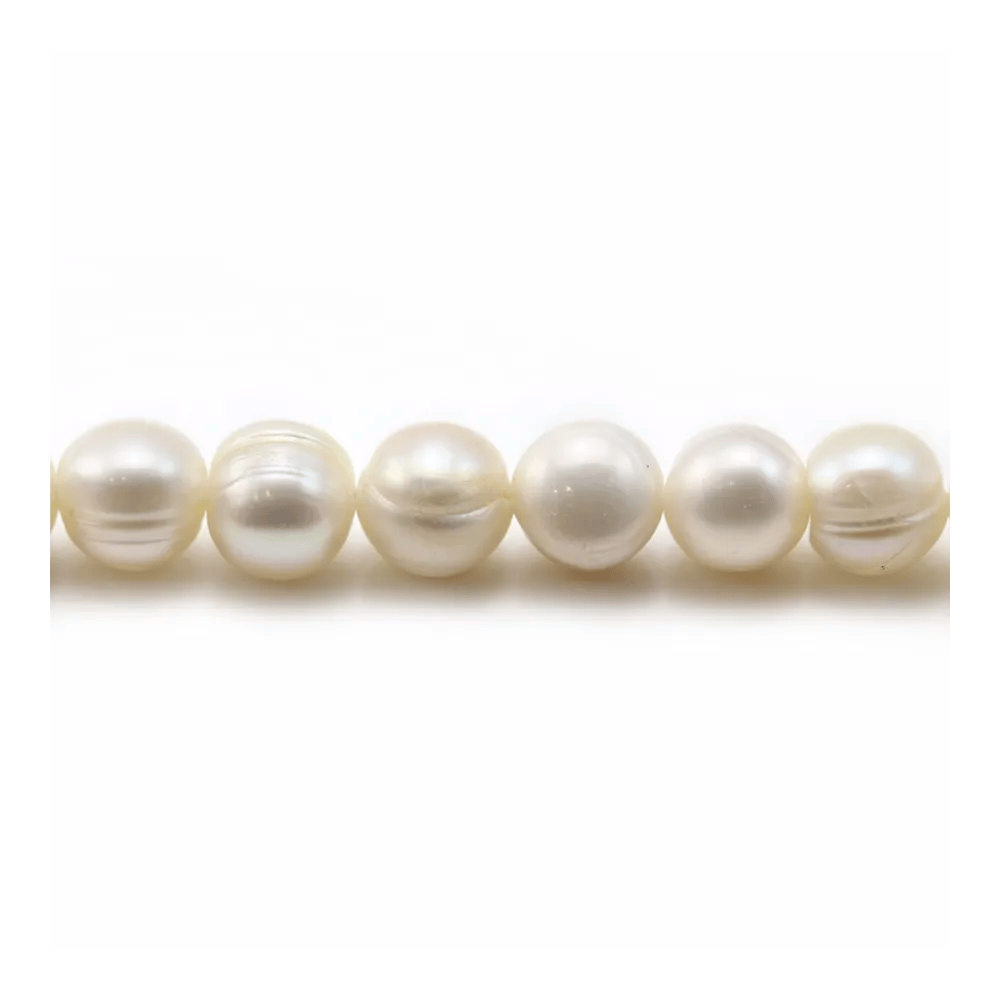White freshwater pearls on thread 8-9mm x 40cm