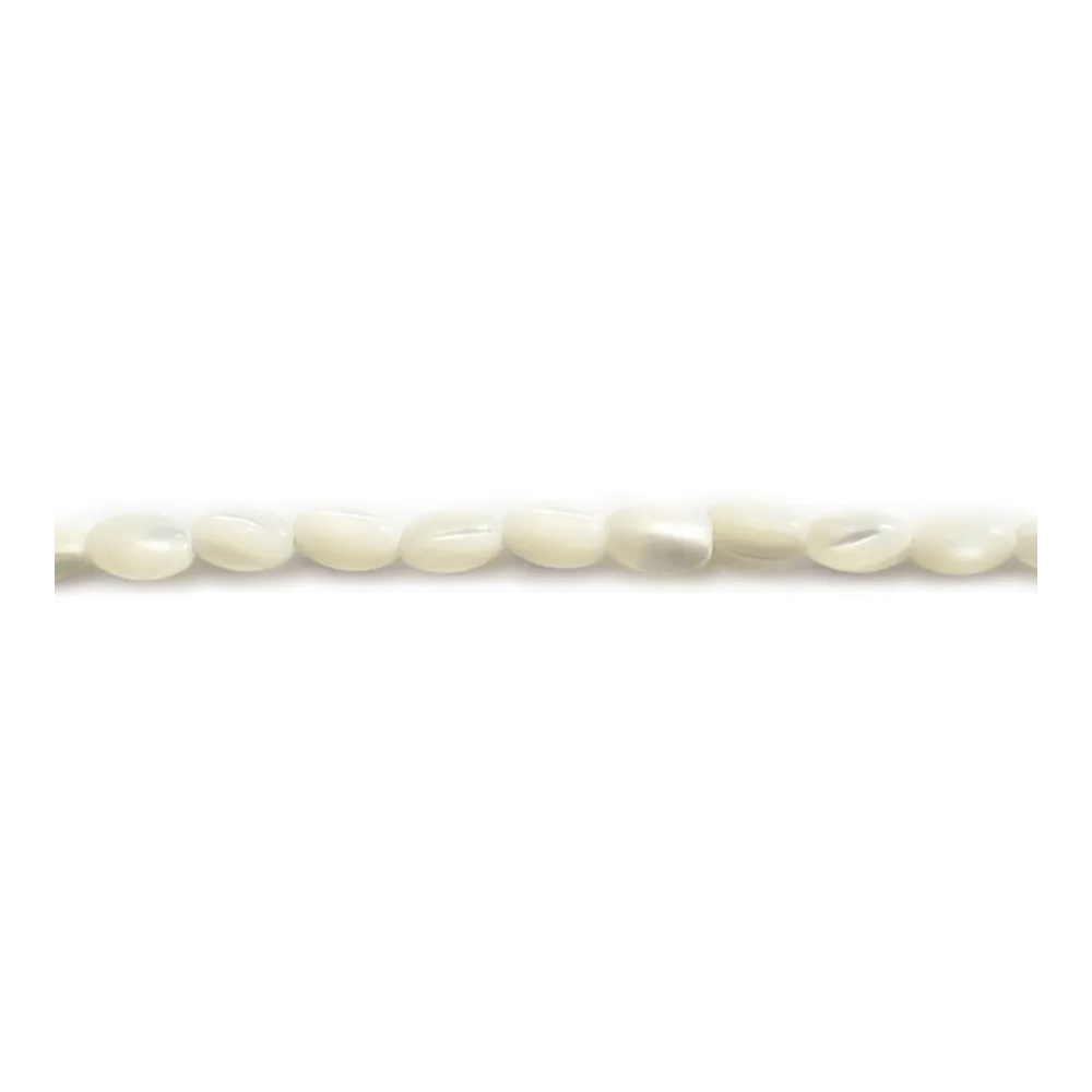 Nacre blanche en perles ovales sur fil 3mm x 40cm