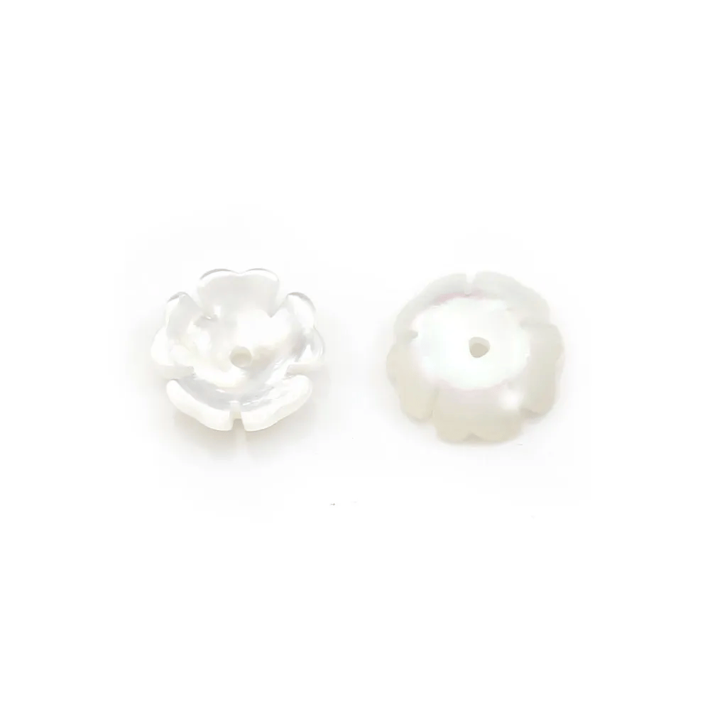 Coupelle fleur en nacre 8 mm blanc x2