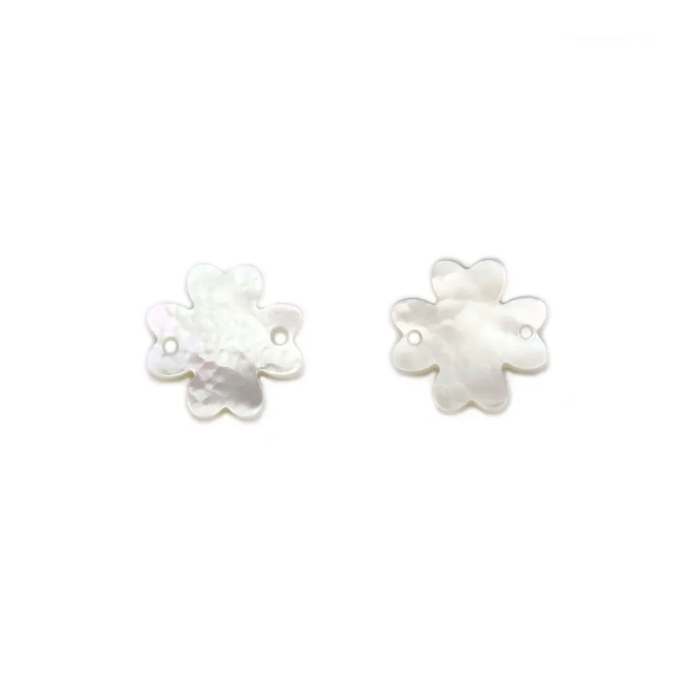 Nacre blanche en forme de trèfle à 4 feuilles 12mm x 1pc