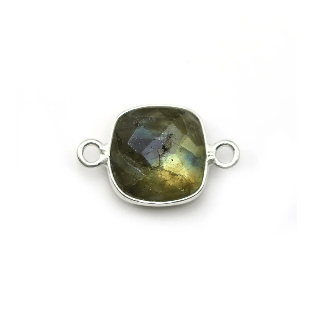 Labradorite coussin facette sertie sur argent 925 2 anneaux 11mm x 1pc