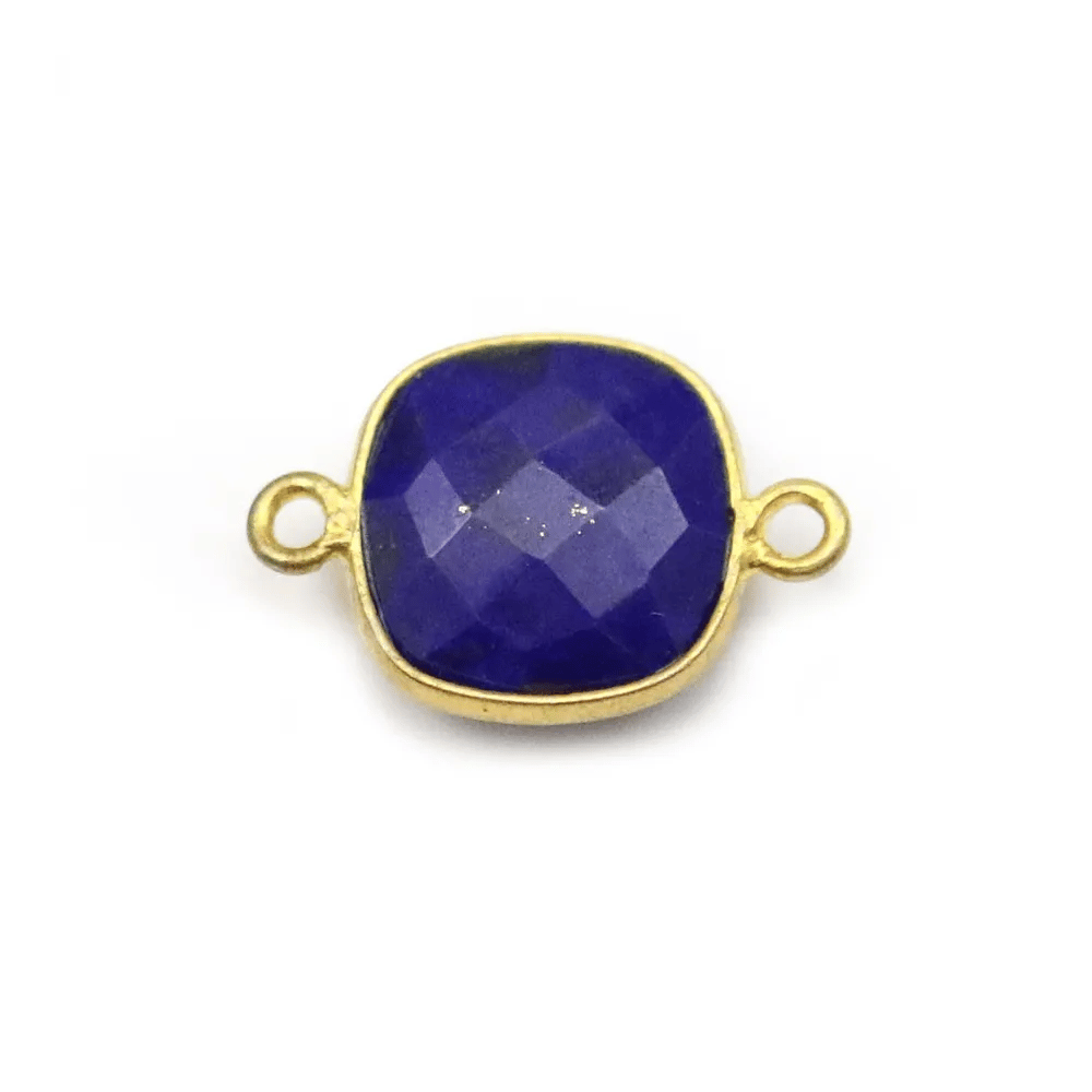 Lapis lazuli de forme carré, 2 anneaux, serti en argent doré, 11mm x 1pc