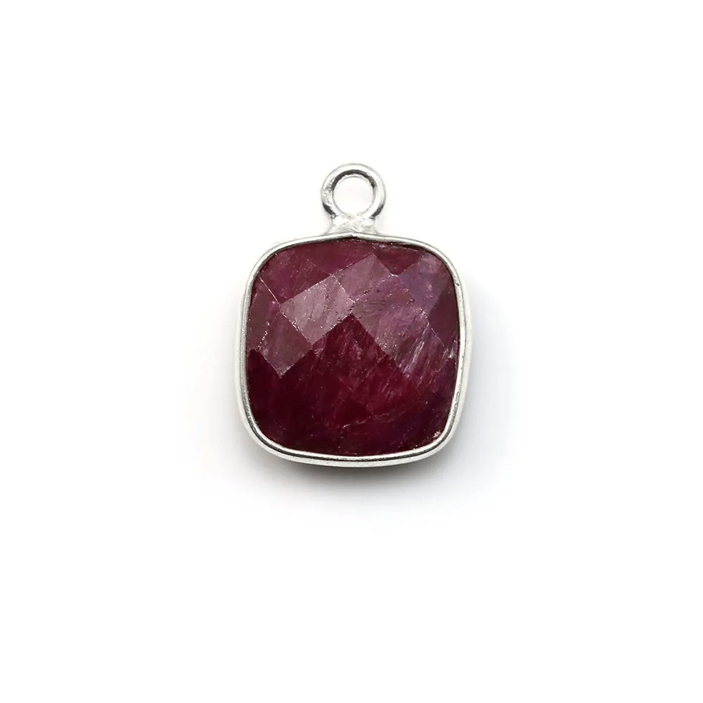 Pierre traitée couleur rubis sertie sur argent 925 carré facettée 11mm x 1pc