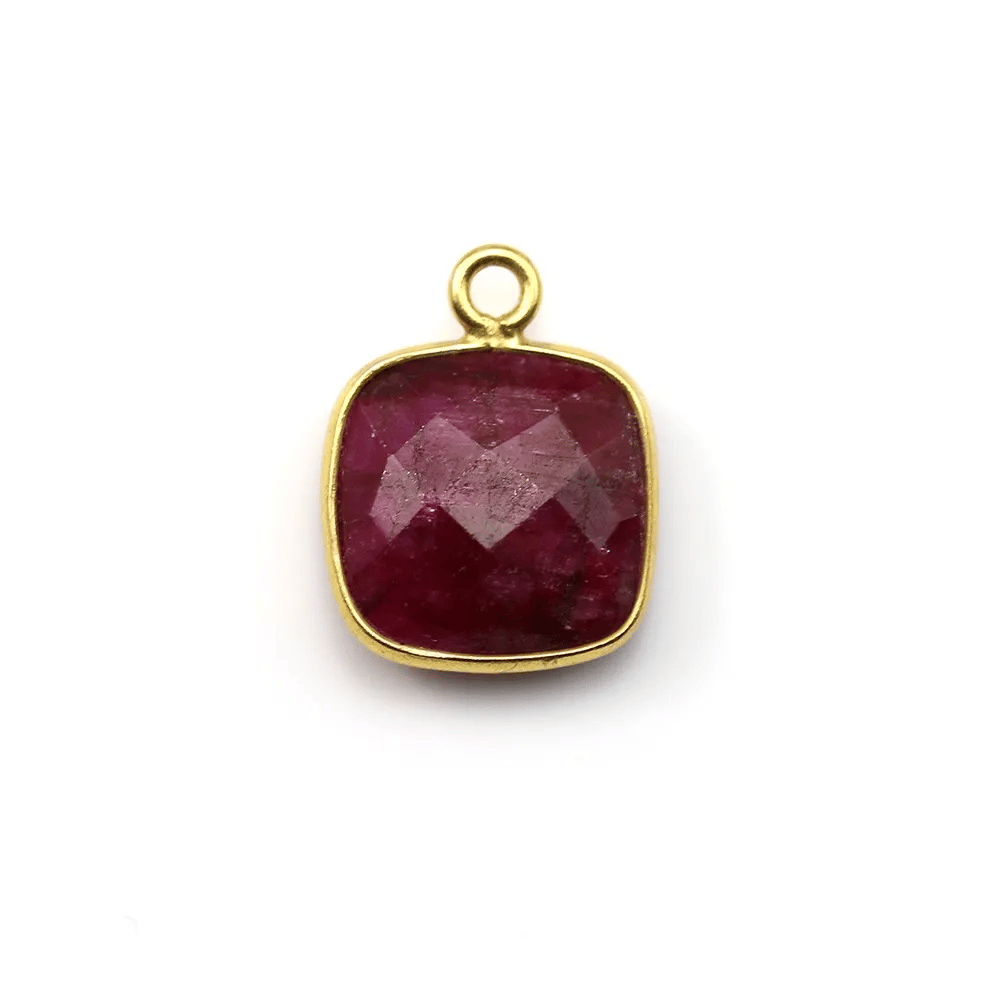 Pierre traitée couleur rubis sertie sur argent 925 carré facettée 11mm x 1pc