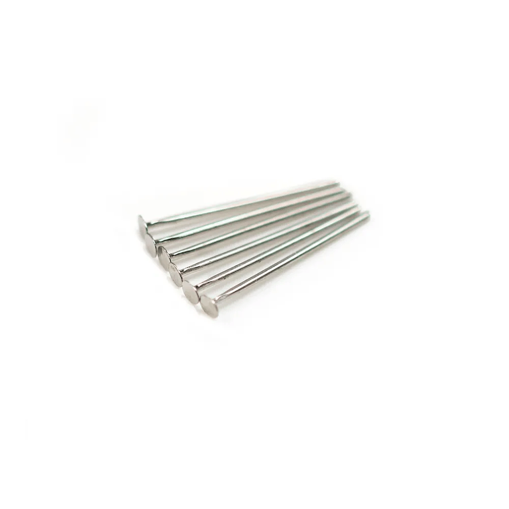 Clou en métal, avec en finition une "tête" plate,  0.6 * 15mm x 200pcs