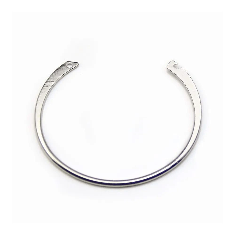 Jonc flexible, de couleur argenté rhodié, 64mm x 1pc
