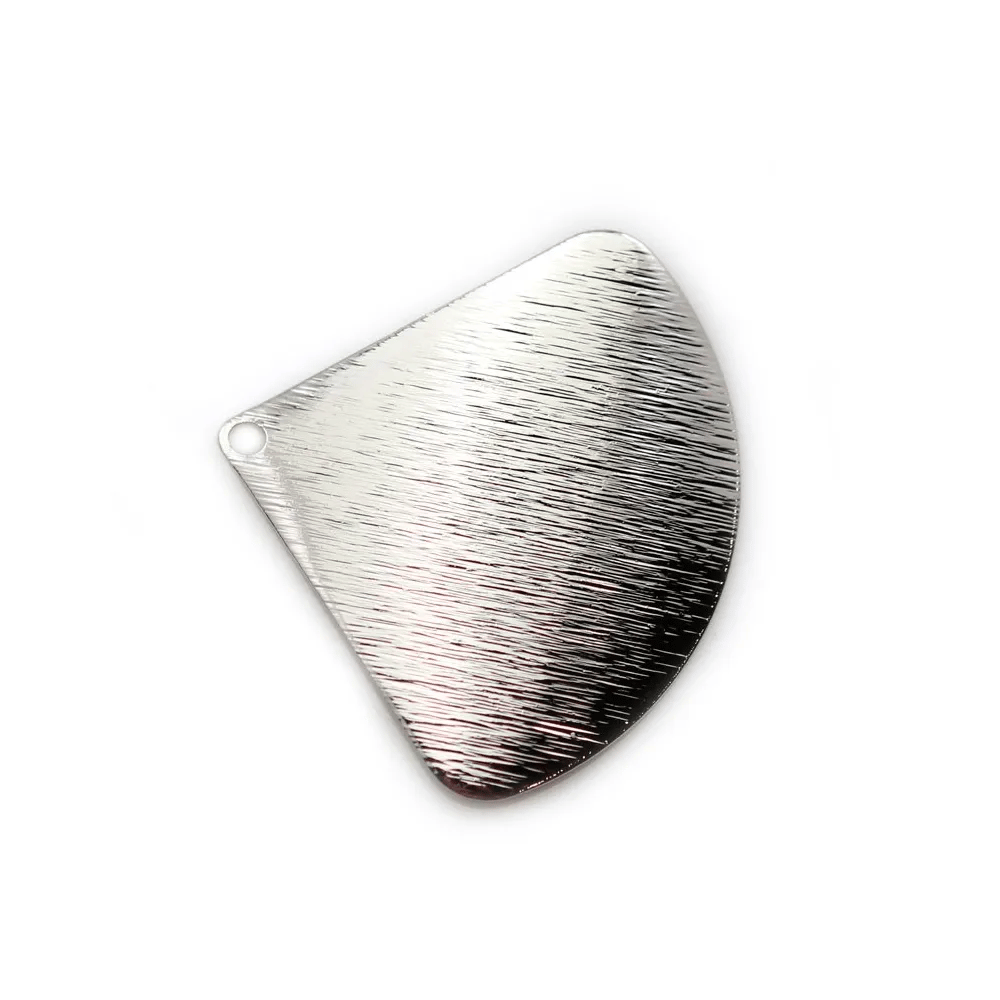 Breloque de forme ventail 0.8* 26x29  x 1pc