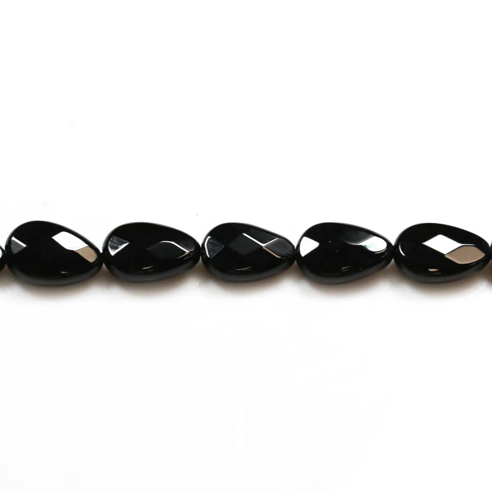 Agate de couleur noire, en forme de goutte facetté  8 * 12mm x 4pcs