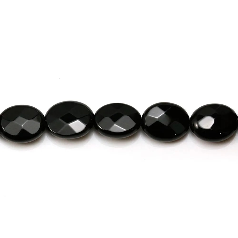 Onyx en forme d'ovale facetté, sur fil, mesurant 8x10mm x 40cm