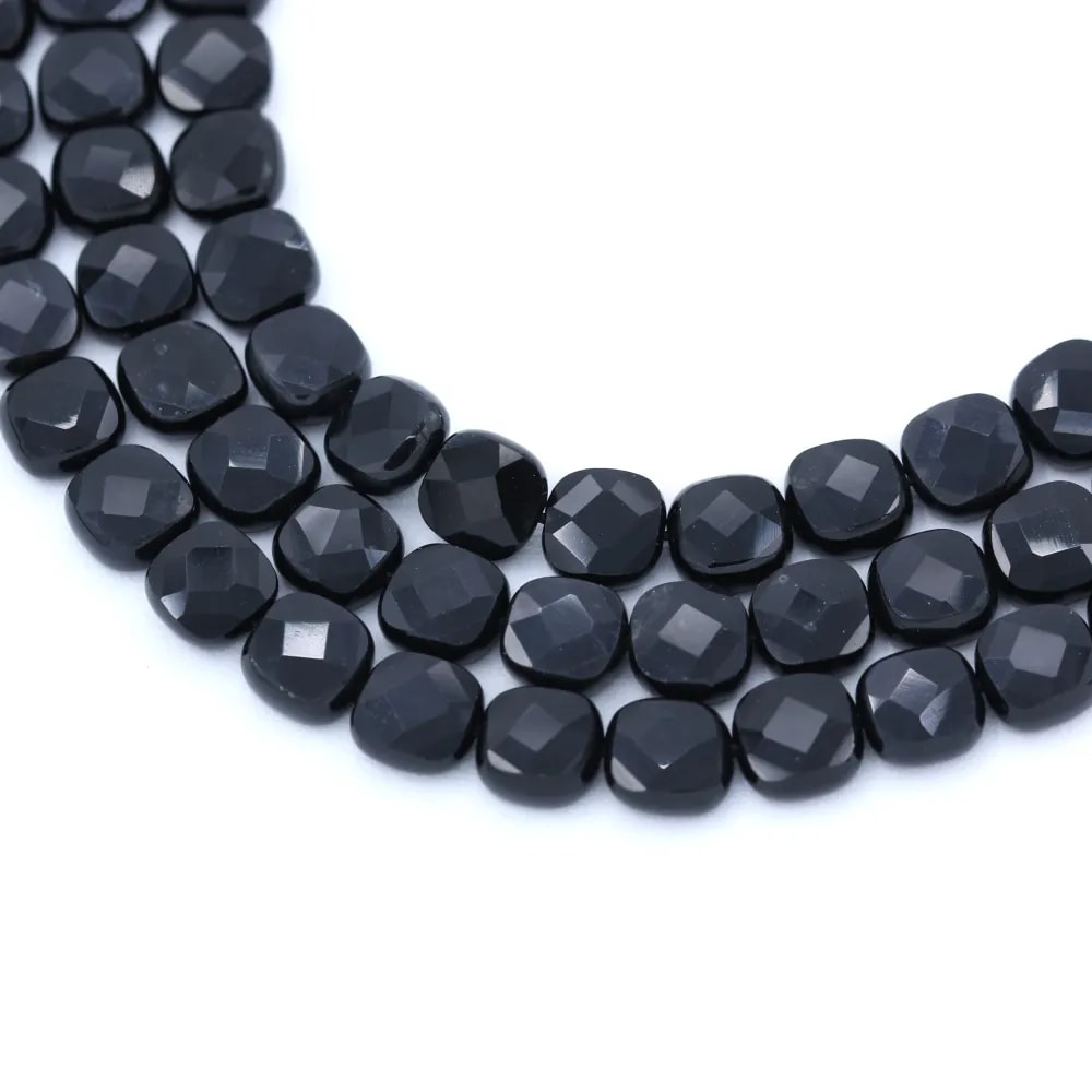 Onyx noir, carré facetté 8mm x 39cm
