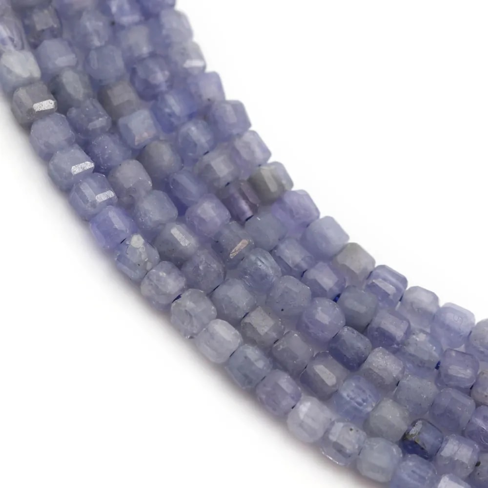 Tanzanite, en forme de cube facette 2mm x 40cm