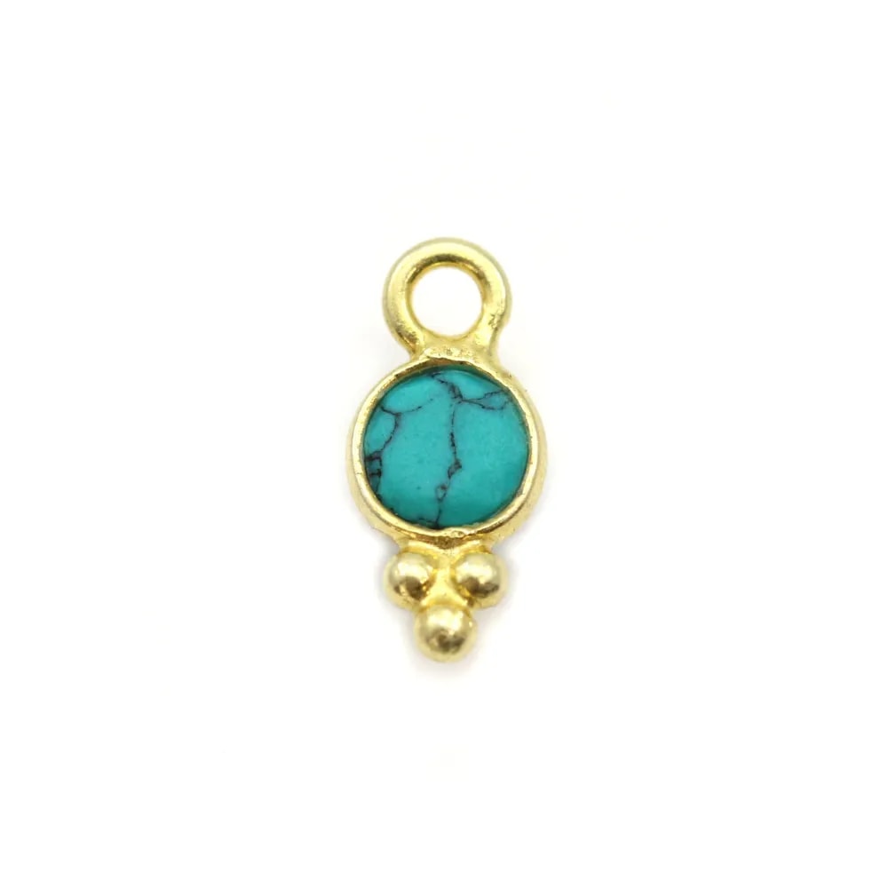 Breloque en Turquoise reconstituée ronde facettée serti argent 925 doré à l'or fin 5mm x 2pcs