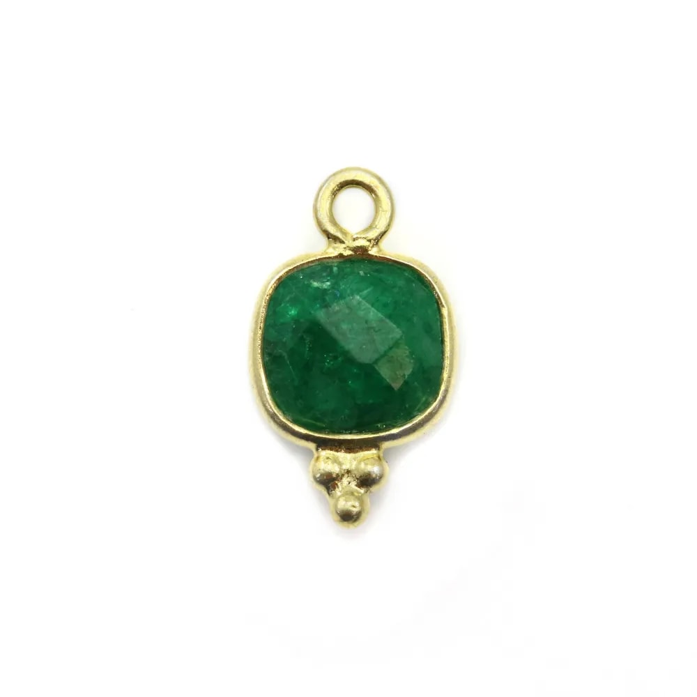 Quadratischer facettierter Mondstein Charm auf vergoldetem Silber 7mm x 1pc
