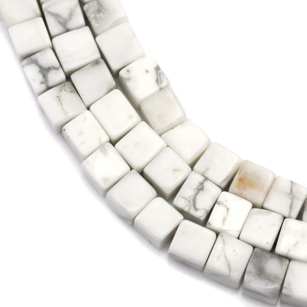 Howlite blanche en forme de cube, mesurant 4mm x 40cm