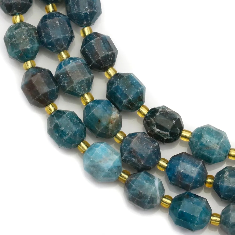 Apatite,en forme d'octogonal facette sur fil 10mm x 40cm