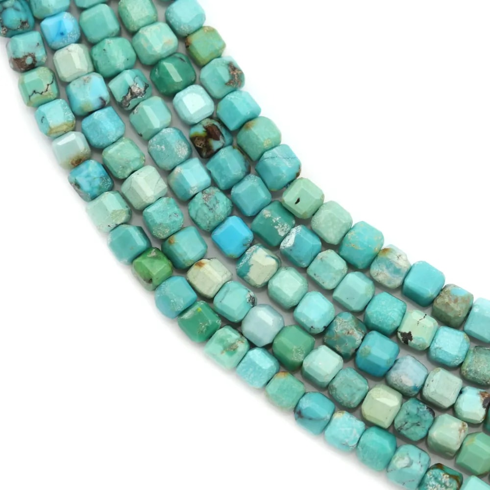 Turquoise en forme de cube facette 2mm x 40cm