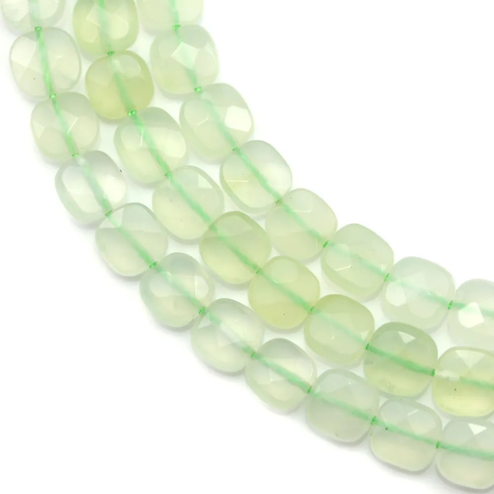 Jade teinté vert carré facette 6mm x 40cm
