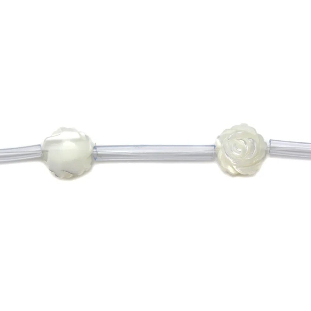 Nacre blanche en forme de rose 8mm x 2pcs