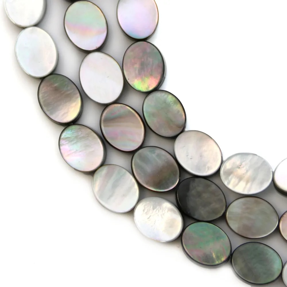 Nacre grise de forme ovale sur fil 8x10mm x 40cm
