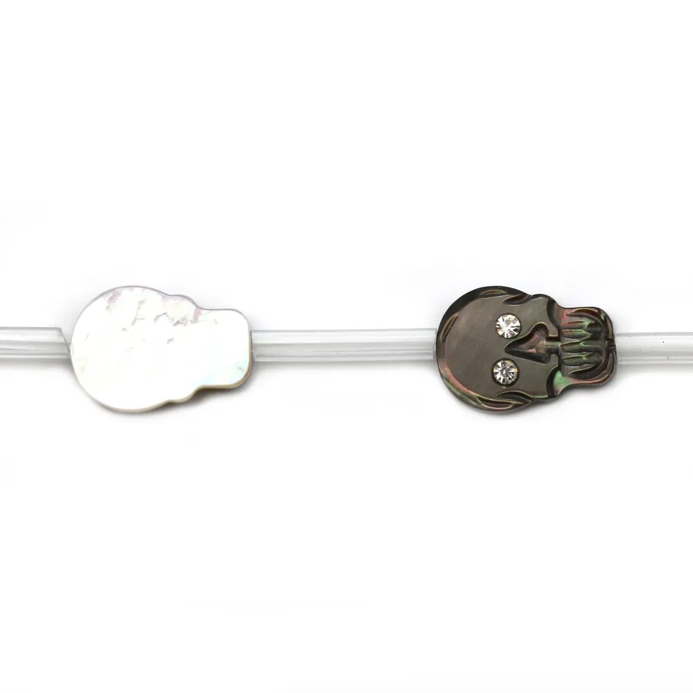 Tête de mort en nacre grise 8x12mm x 1pc