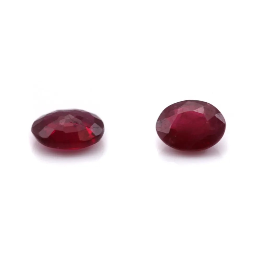 Rubis à sertir, taille ovale 3x4mm x 1pc