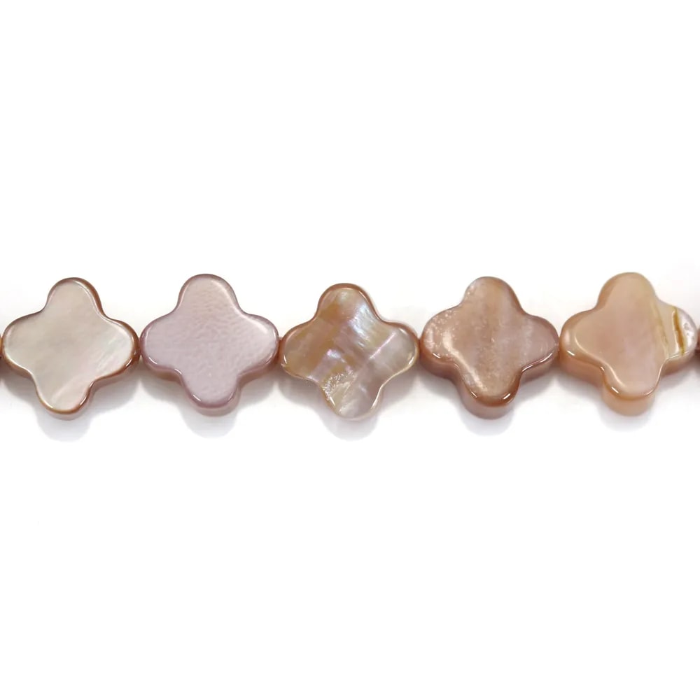 Nacre rose en trèfle sur fil 6mm x 40cm