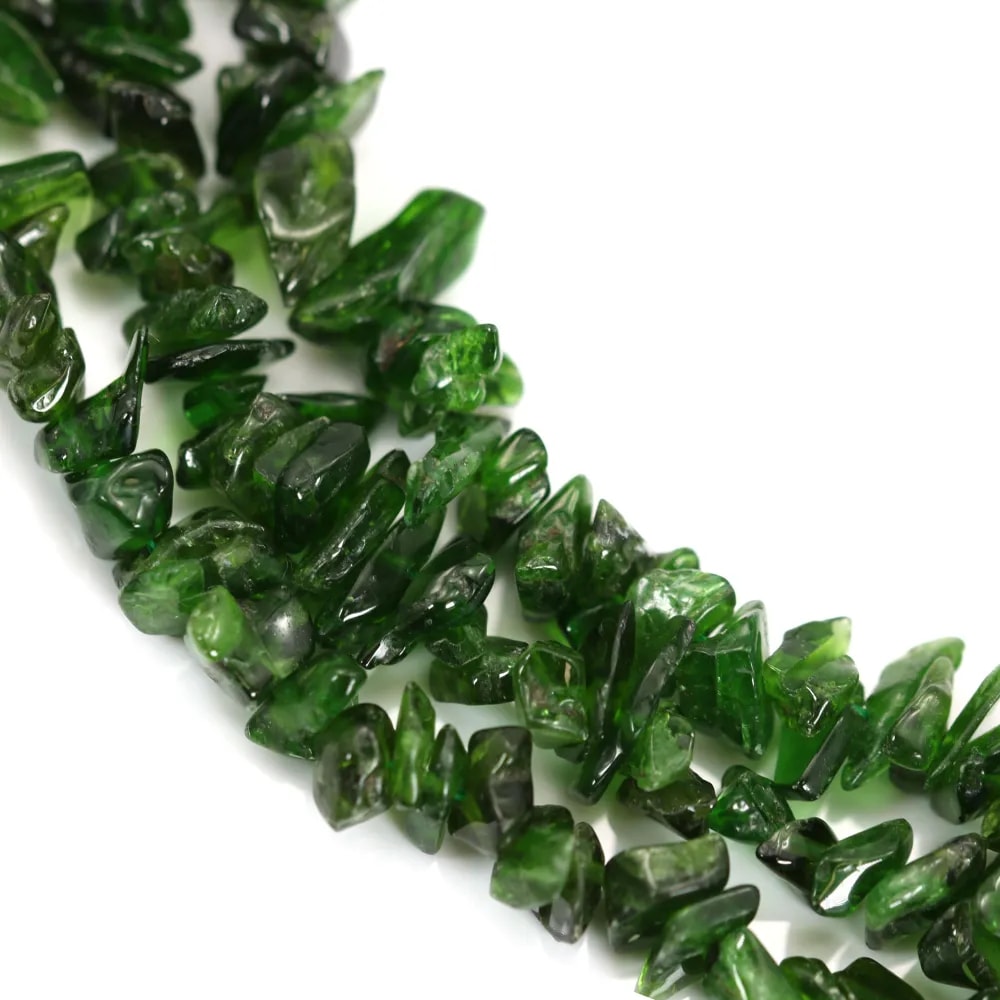 Tsavorite en forme chips x 80cm