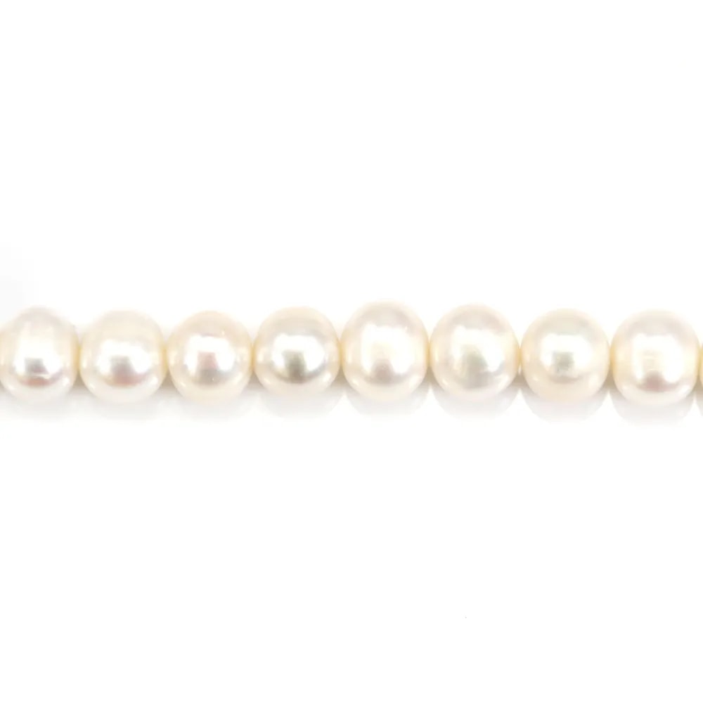 White pearl of freshwater, in shape of half-round, 9 - 10mm x 40cm