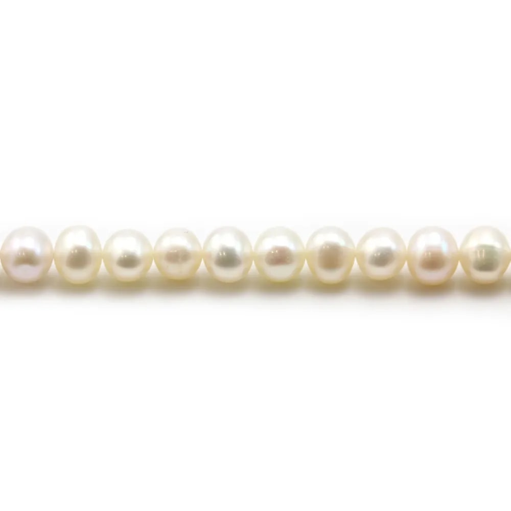 Freshwater cultured pearls, white, half-round, 5-5.5mm x 36cm
