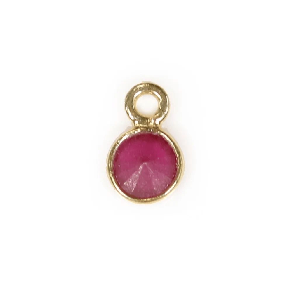 Dyed ruby ronde facettée sertie sur argent doré 5mm x 2pcs