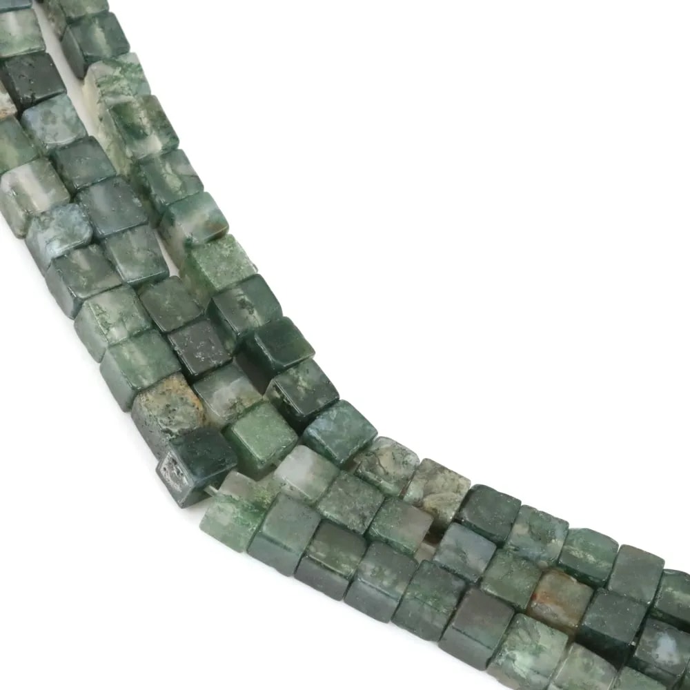 Agate verte et blanche, en forme de cube 4mm x 40cm