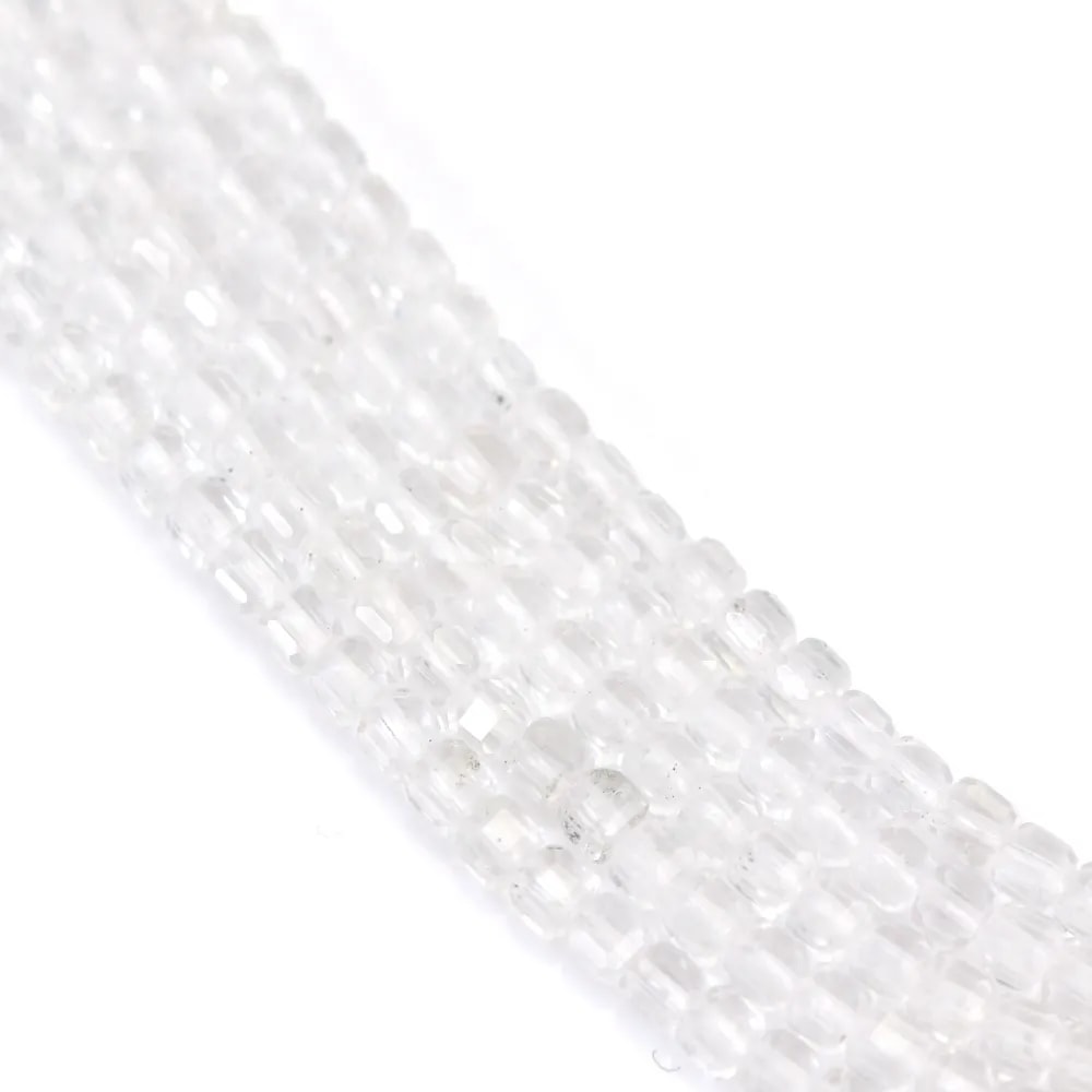 Cristal de roche cube facetté 2.5mm x 39cm