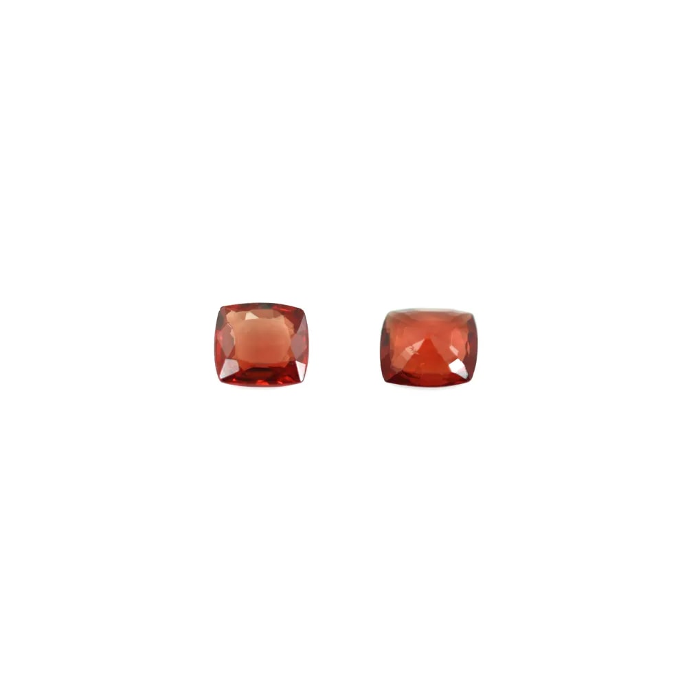 Espinela roja engastada, talla cojín 4x5-5x6mm x 1ud.