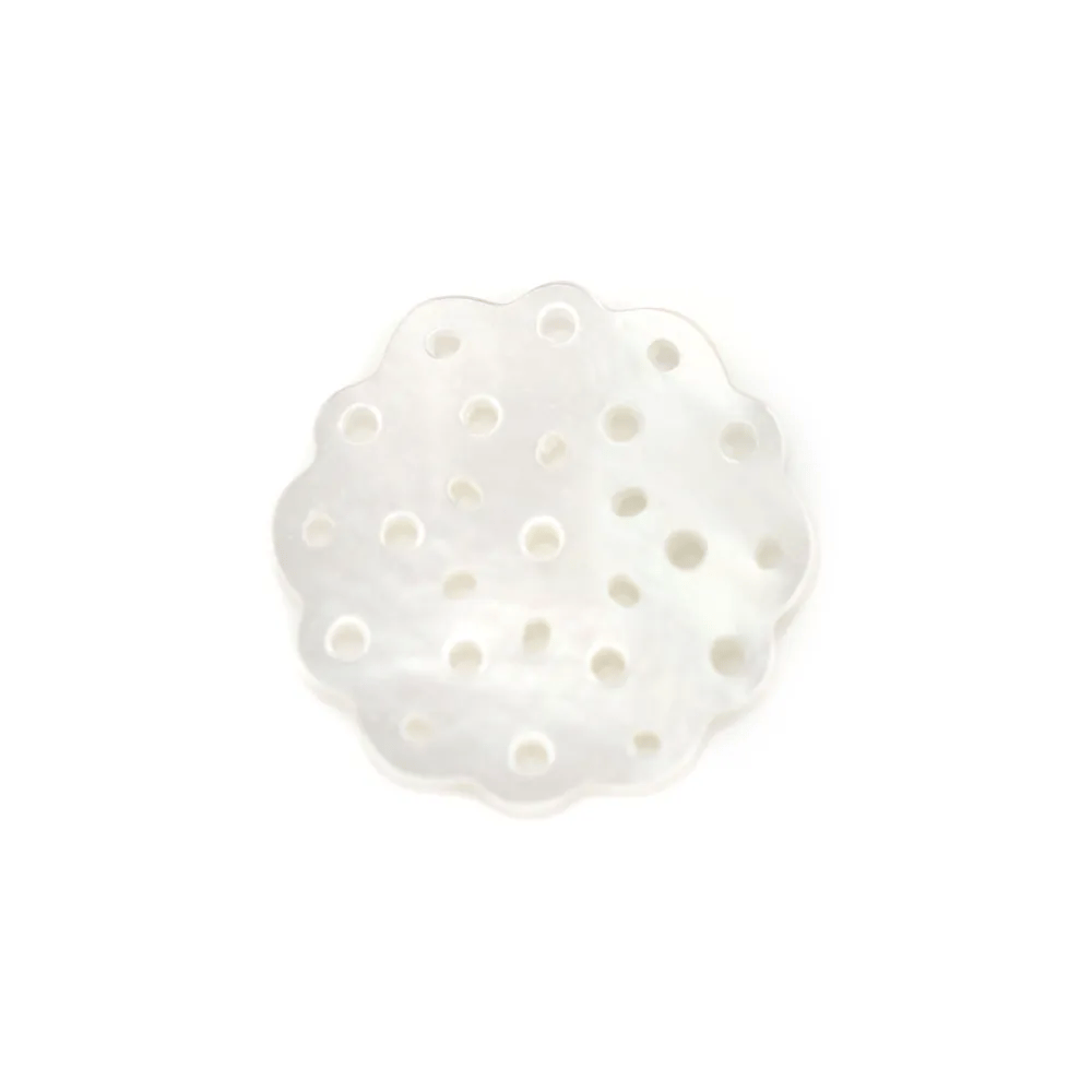 White mother-of-pearl openwork rosette 15mm x 1pc