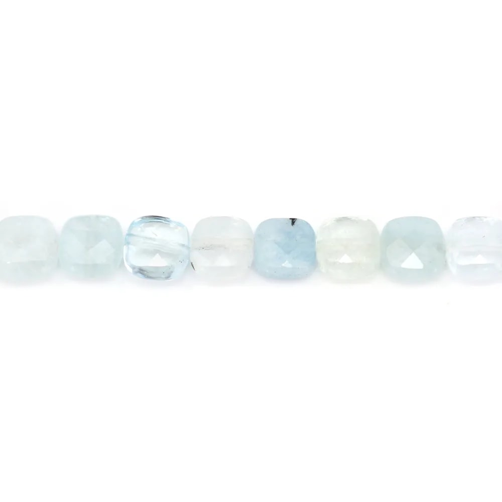 Aigue marine bleu, de forme carré facetté 6mm x 4pcs