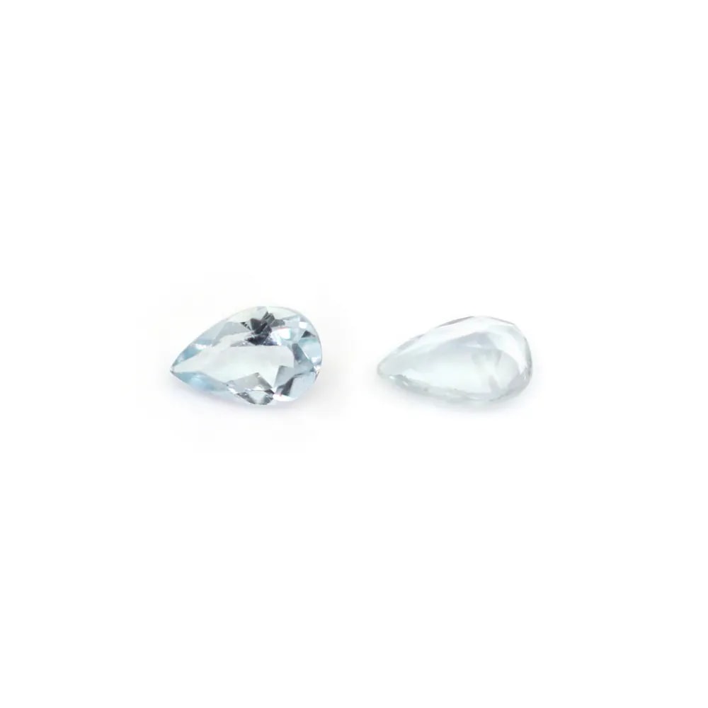 Aguamarina engastada, forma de pera gota 4x6mm x 1ud.