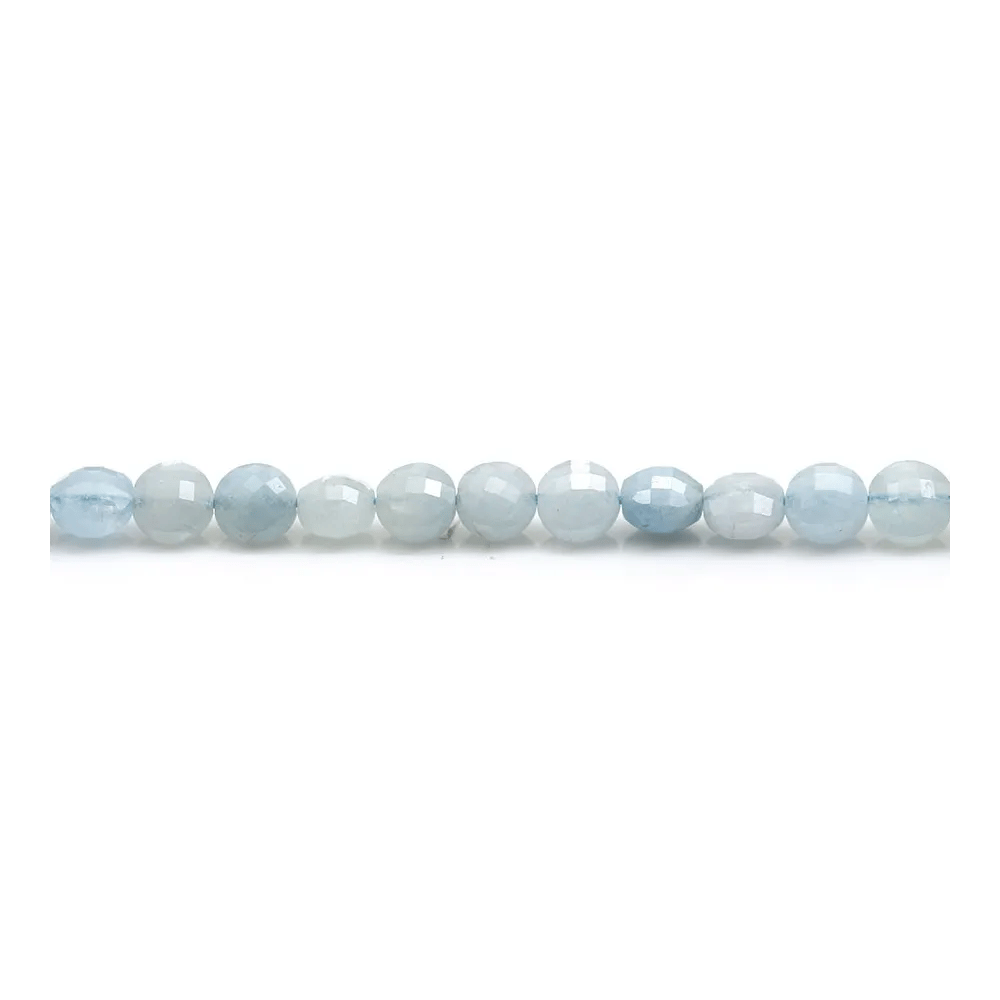 Aigue marine de couleur bleu, de forme ronde plate facetté 4.5mm x 39cm