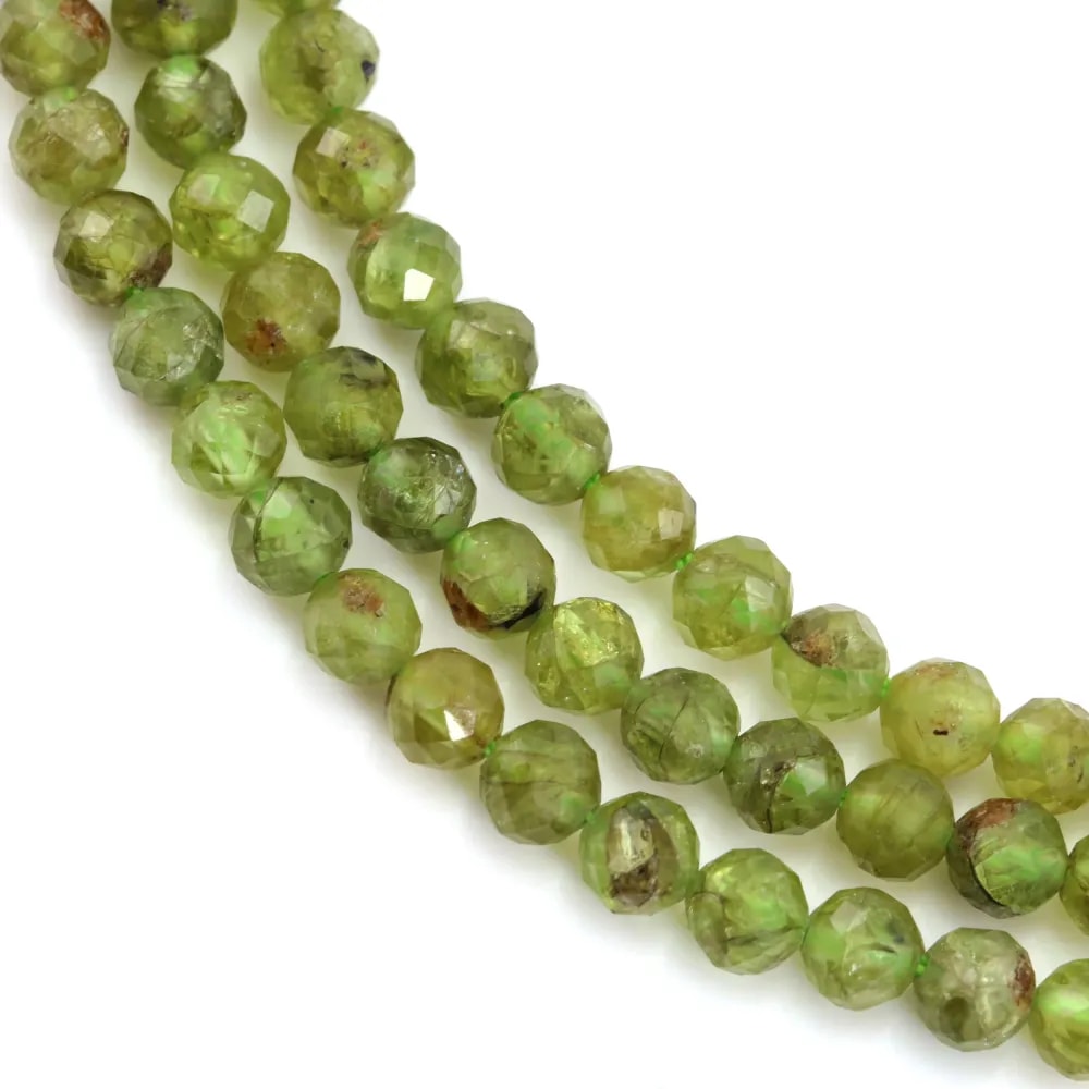 Peridot Rund Facettiert 4mm x 39cm