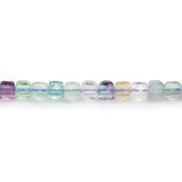 Fluorite, de forme cube facetté, 4.5-5 mm x 40cm
