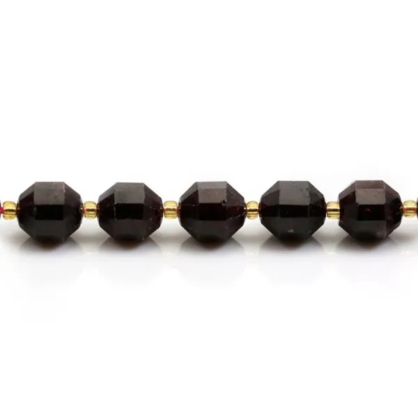 Grenat,en forme d'octogonal facette sur fil 10mm x 40cm