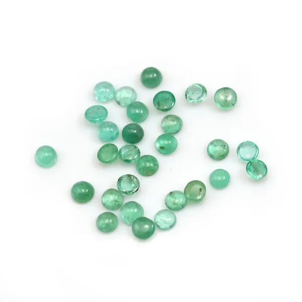 Cabochon d'émeraude de couleur verte, de forme ronde x1pc