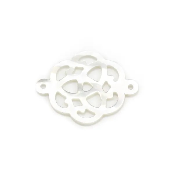 Nacre blanche en motif celtique ajouré 18mm x 1pc