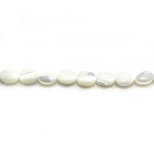 Nacre blanche en ovale sur fil 6x8mm x 40cm