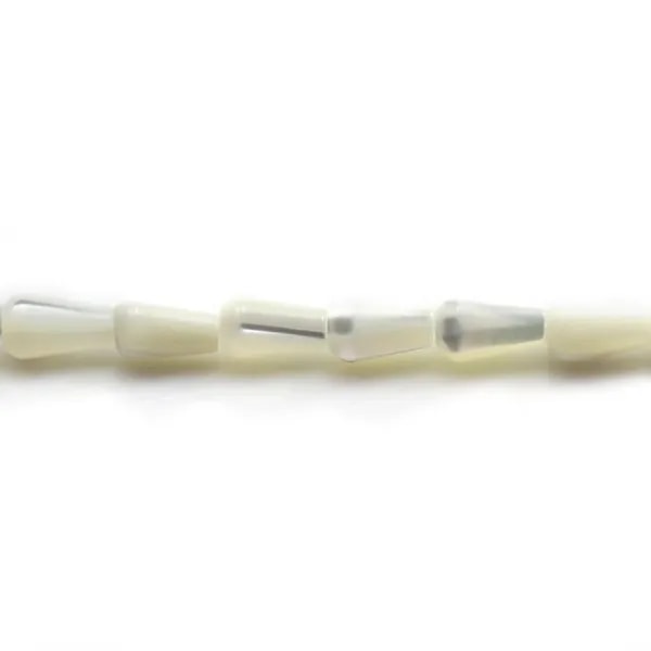 Nacre blanche en forme de goutte sur fil 5x8mm x 40cm