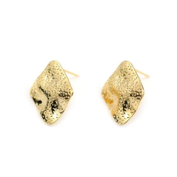 Clous d'oreille losange martelé, plaqué par "flash" or sur laiton 17x19mm x 2pcs