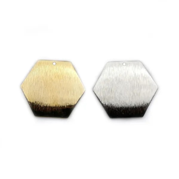 Breloque en forme hexagone, plaqué par "flash" or sur laiton 28mm x 2pcs