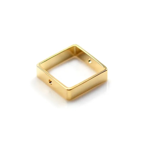 Intercalaire de forme carré 1x15mm, plaqué par "flash" or sur laiton x 4pcs 