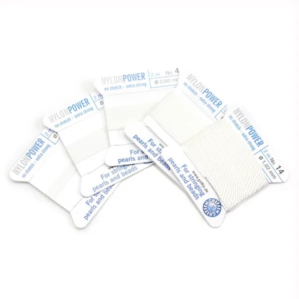 Fil power nylon avec aiguille inclus, de couleur blanc x 2m