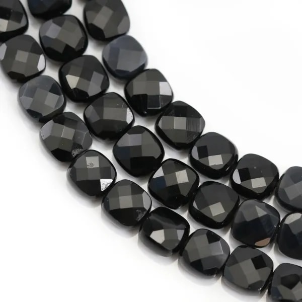 Agate noire de forme carré facetté 6mm x 39cm