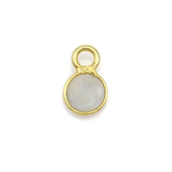Pierre de lune ronde facettée sertie sur argent doré 5mm x 2pcs